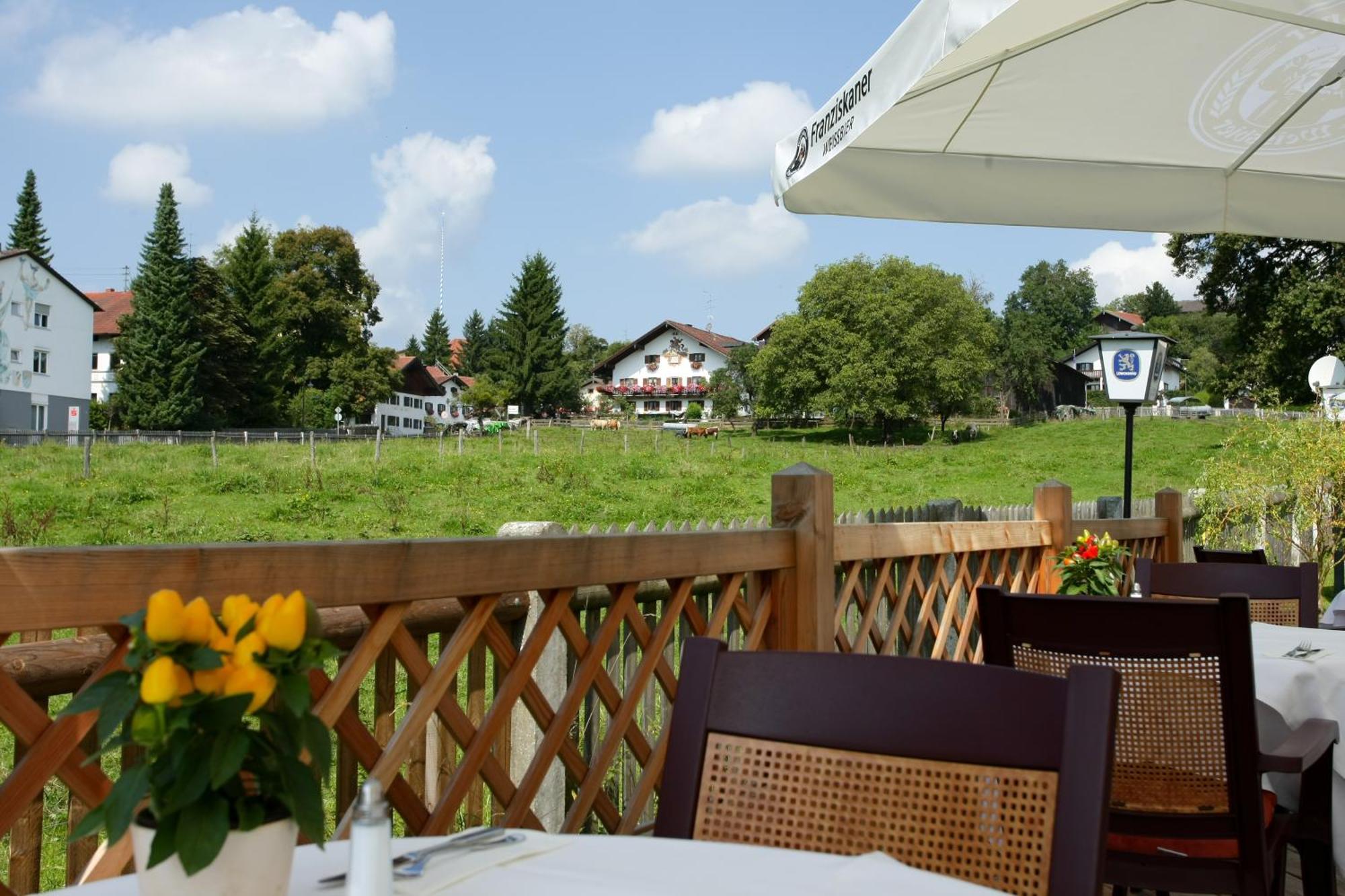 Hotel Schlee Hohenschäftlarn Exteriör bild