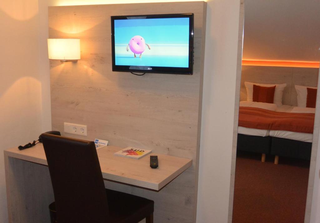 Hotel Schlee Hohenschäftlarn Rum bild