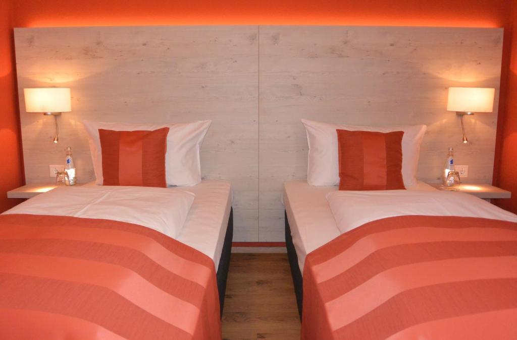 Hotel Schlee Hohenschäftlarn Rum bild