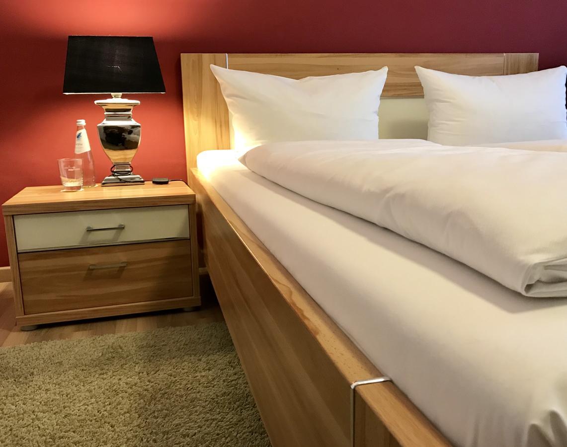 Hotel Schlee Hohenschäftlarn Exteriör bild
